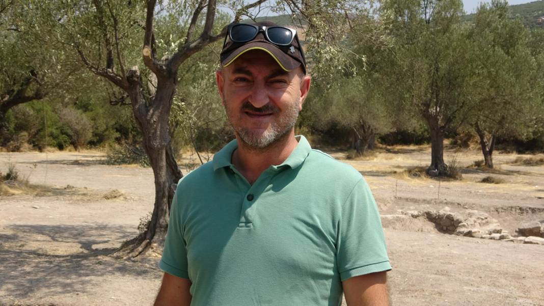 Apollon'da 2 bin yıllık mezarlık gün yüzüne çıktı 15