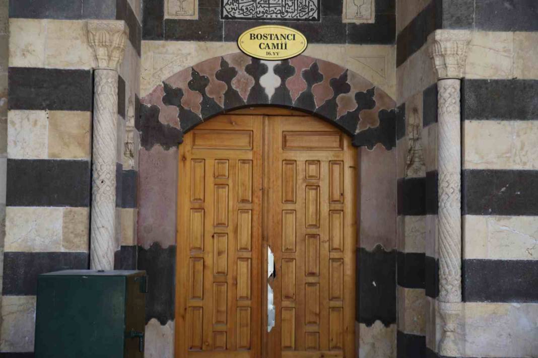 Yüzlerce yıllık camiiyi Maraş depremleri  yerinden oynattı: Teraziler 6 Şubat'a dayanamadı 10