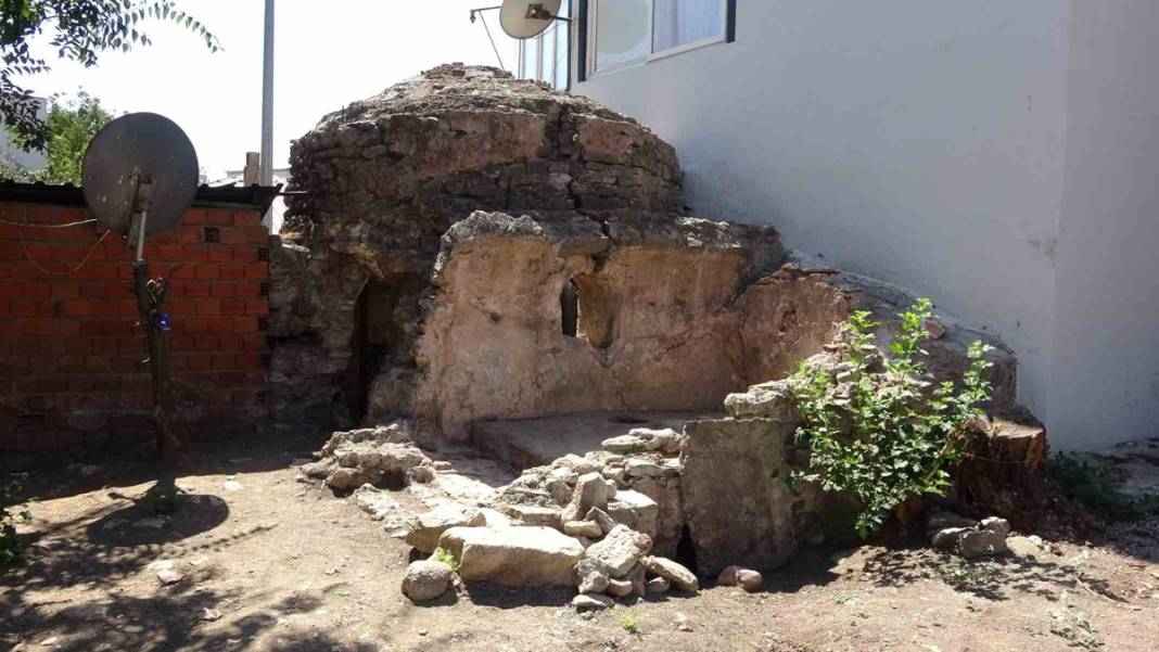 Çanakkale'de 350 yıllık Osmanlı Hamamı keşfedildi 1