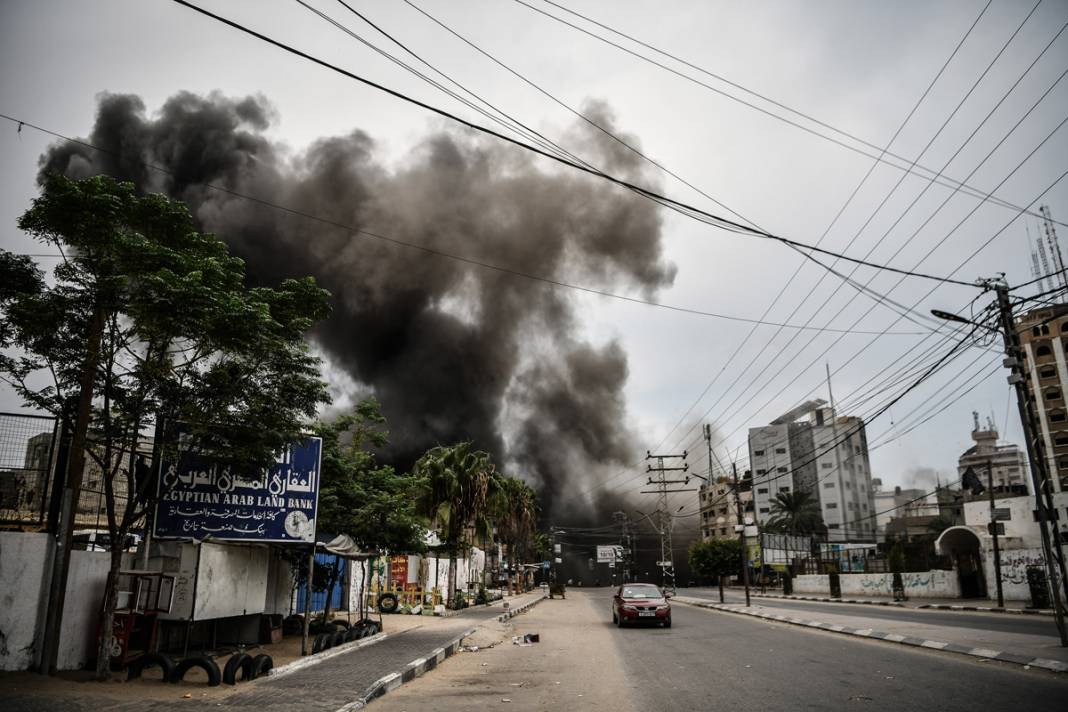 Abluka altındaki Gazze'den kahreden görüntüler! İsrail sivillere bomba yağdırıyor 12