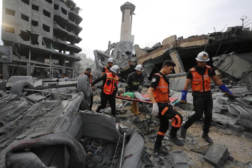 Abluka altındaki Gazze'den kahreden görüntüler! İsrail sivillere bomba yağdırıyor 8