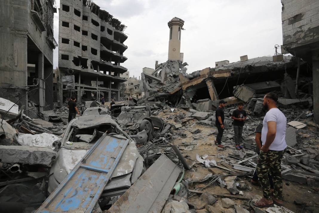 Abluka altındaki Gazze'den kahreden görüntüler! İsrail sivillere bomba yağdırıyor 6