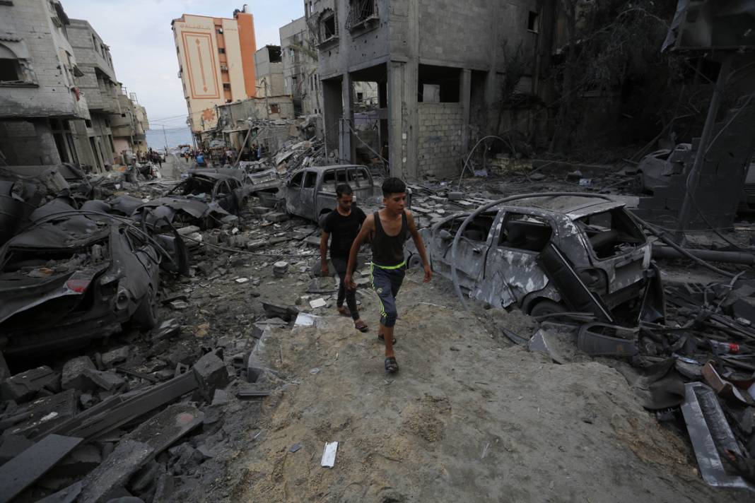 Abluka altındaki Gazze'den kahreden görüntüler! İsrail sivillere bomba yağdırıyor 5