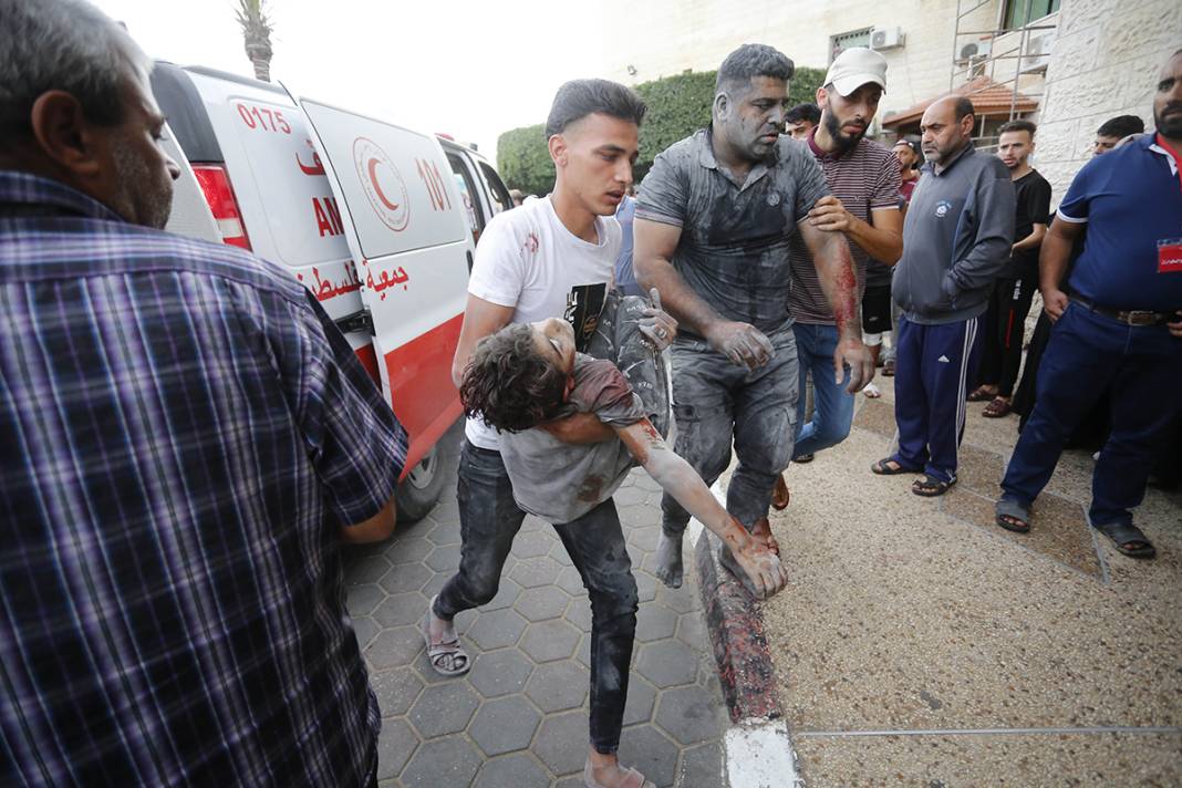 Gazze'de kuru otlar bile mezara döndü: Daha kaç çocuk can verecek? 2