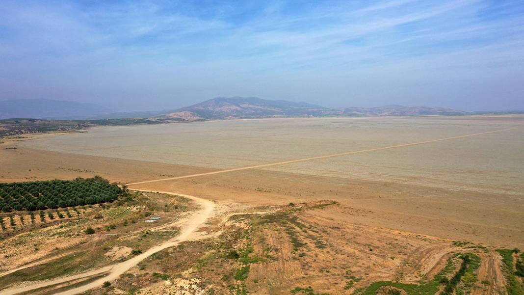20 bin su kuşuna ev sahipliği yapıyordu: Marmara Gölü tarla oldu 3
