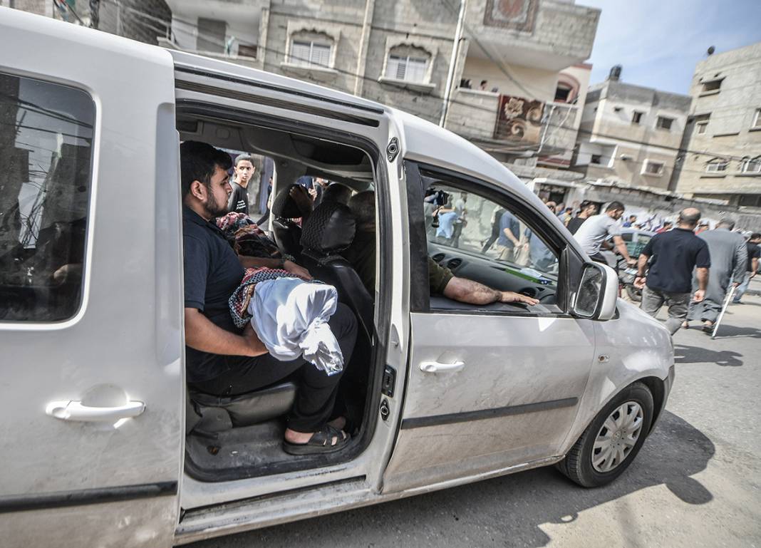 Abluka altındaki Gazze'den kahreden görüntüler! İsrail sivillere bomba yağdırıyor 17