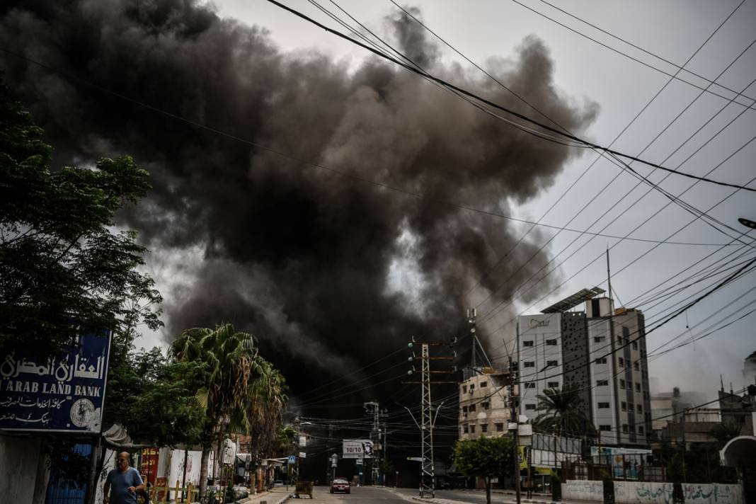 Abluka altındaki Gazze'den kahreden görüntüler! İsrail sivillere bomba yağdırıyor 13