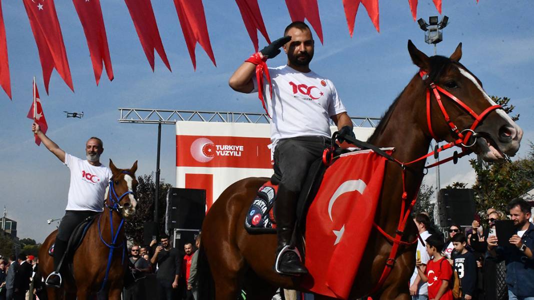 Türkiye'de 29 Ekim coşkusu: Cumhuriyet 100 yaşında 17