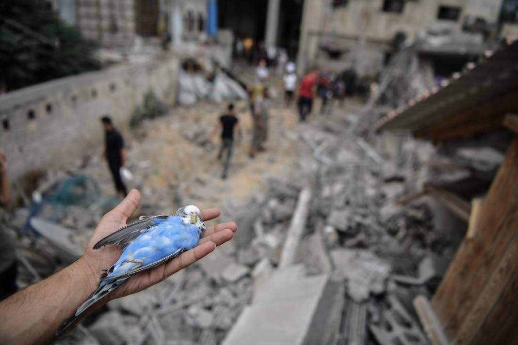 Abluka altındaki Gazze'den kahreden görüntüler! İsrail sivillere bomba yağdırıyor 14