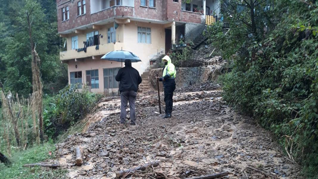 Şiddetli yağış Artvin'i vurdu: Heyelan, sel, su taşkınları... 7