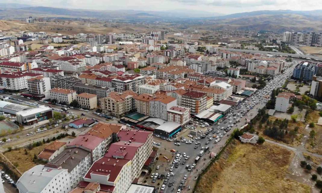 Üniversite açıldı, nüfus patladı: O ilçede tabela 30 binden 100 bine çıktı 5