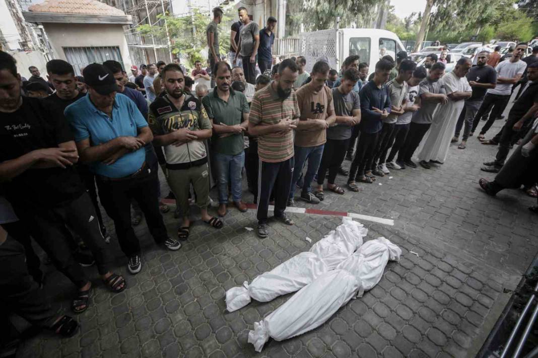 İsrail katliamından geriye kalanlar... Enkaz, acı ve gözyaşı 6