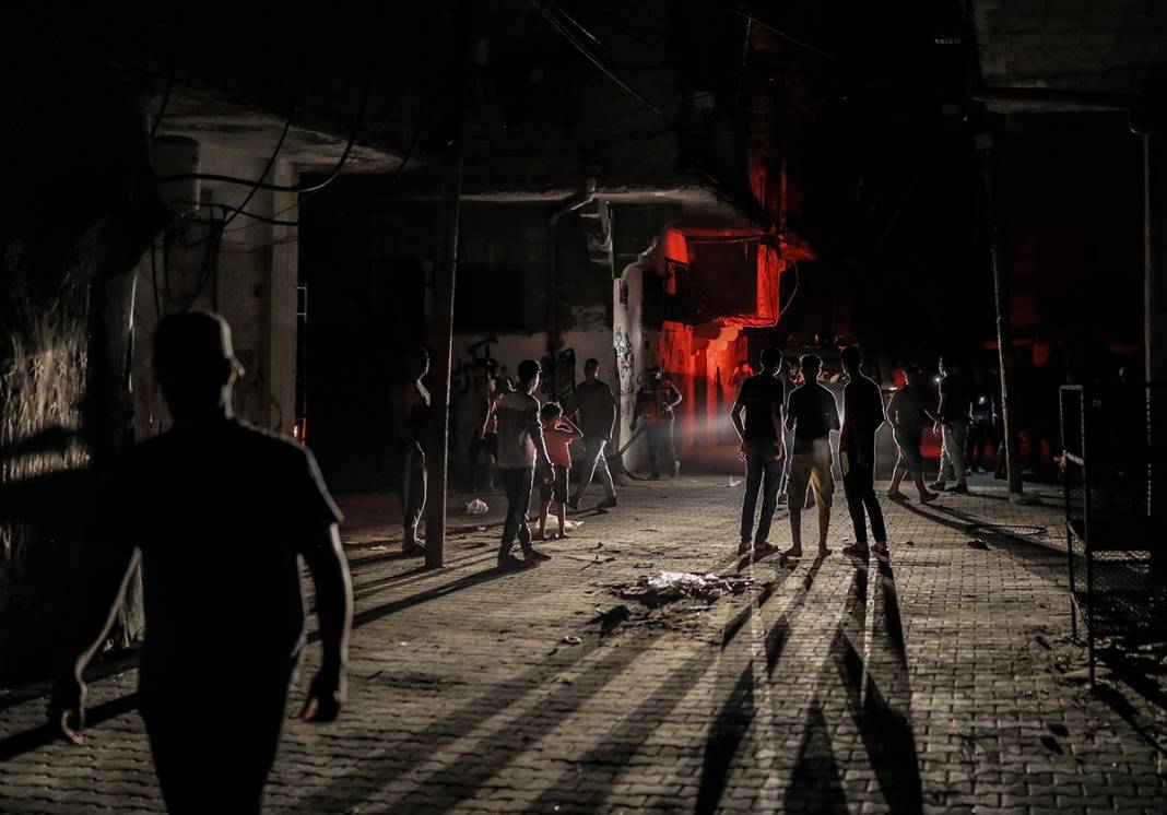 Gazze'de enkaz altında yaşam savaşı: Ekipler yetersiz, ölü sayısı artabilir 1