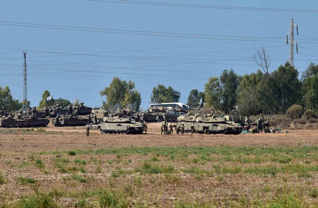 Gazze'ye kara harekâtı hazırlığı: Yüzlerce İsrail tankı sınırda 6