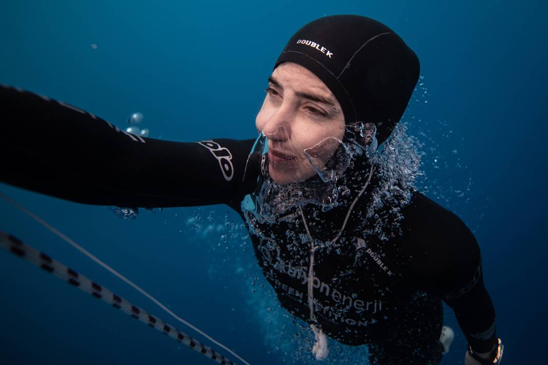 Şahika Ercümen'den dünya rekoru denemesi: 105 metrede nefesini Hatay için tutacak 7