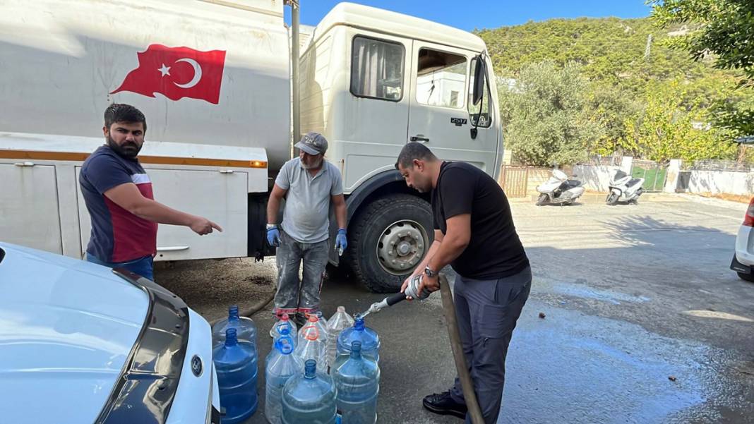 Bodrum'da iki baraj kurudu: Vatandaşlar tam 10 gündür susuz 8