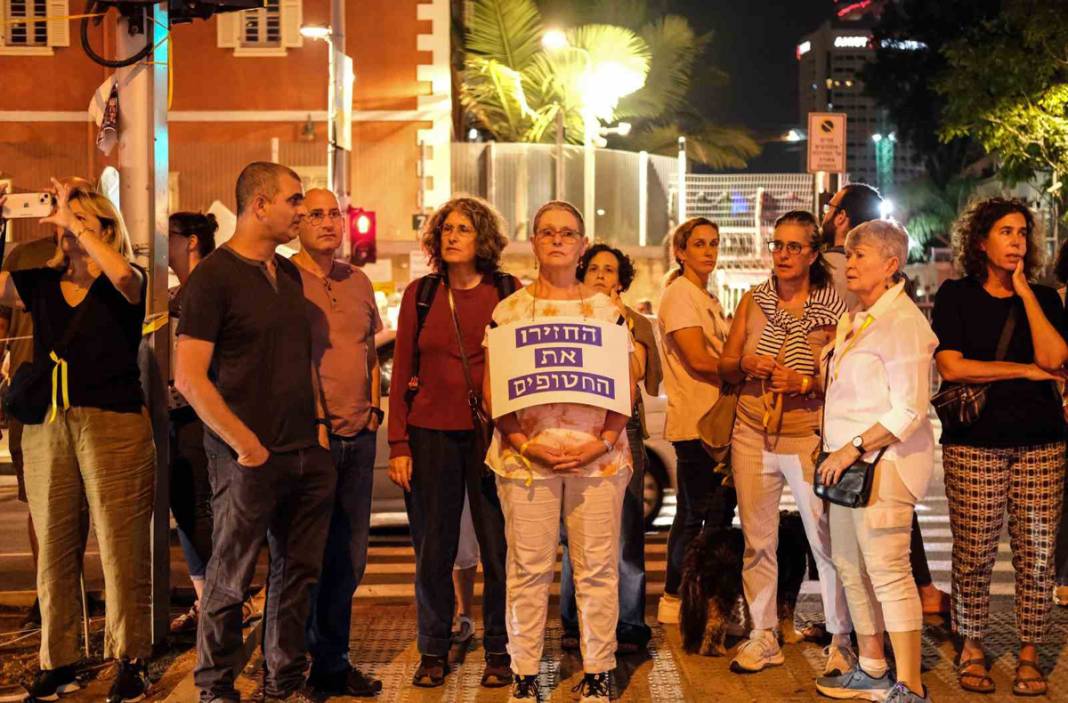 İsrail'de Netanyahu'ya 'istifa' çağrısı: Çocuklarımızı eve getirin 14