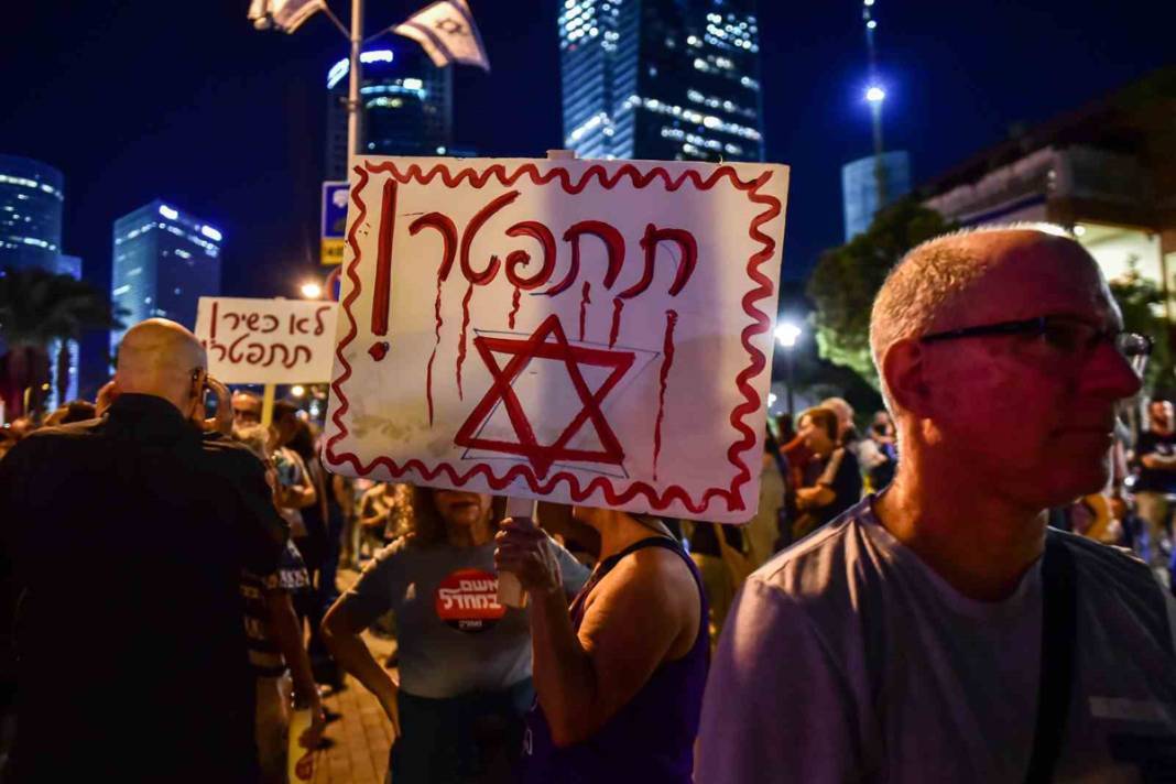 İsrail'de Netanyahu'ya 'istifa' çağrısı: Çocuklarımızı eve getirin 11