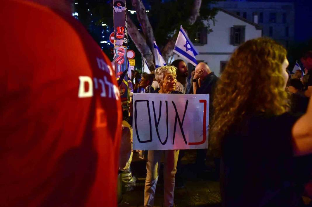 İsrail'de Netanyahu'ya 'istifa' çağrısı: Çocuklarımızı eve getirin 12