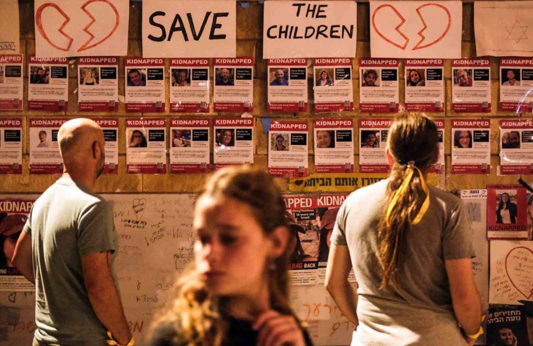 İsrail'de Netanyahu'ya 'istifa' çağrısı: Çocuklarımızı eve getirin 1