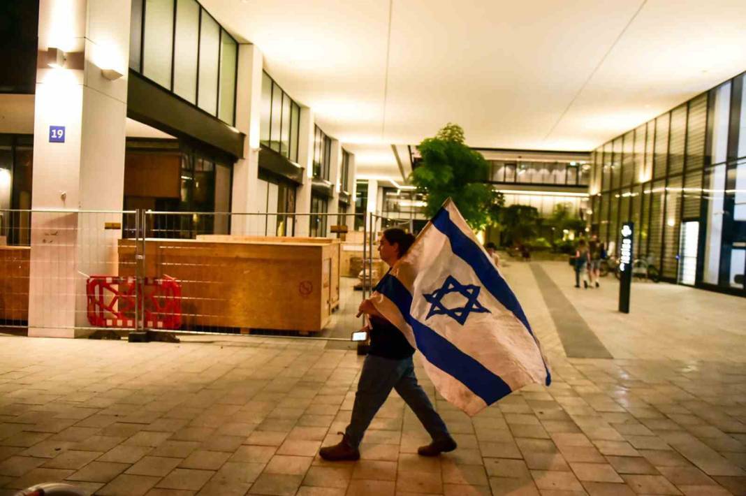 İsrail'de Netanyahu'ya 'istifa' çağrısı: Çocuklarımızı eve getirin 2