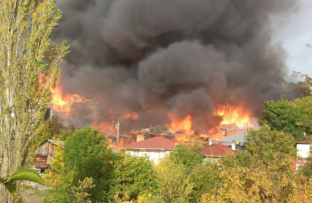 Alevler 40 evi yuttu: Kastamonu'daki yangın büyüyor 5