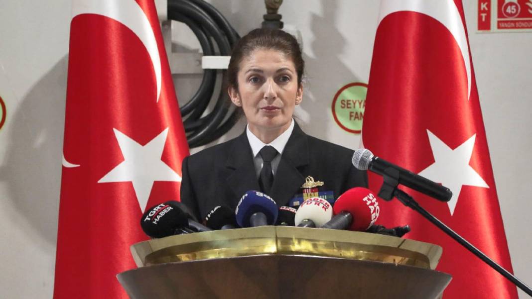 Cumhuriyet'in 100'üncü yılında tarihi geçit! Türk Donanması İstanbul Boğazı'nda 6