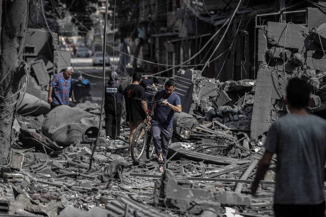 Ateşkes çağrılarını duymayan İsrail 'ölüm' saçmaya devam ediyor: İşte Gazze'de yıkımın boyutu... 11