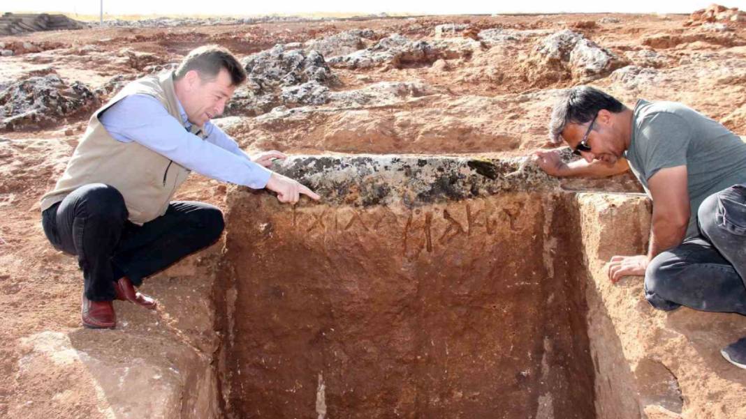 Adıyaman'ın Perre Antik Kent'inde yazıtlı mezar odası keşfedildi 4