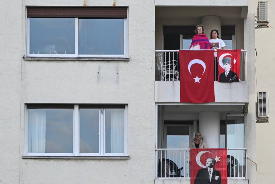 Türkiye'den 10 Kasım kareleri: Saat 9'u 5 geçe hayat durdu 3