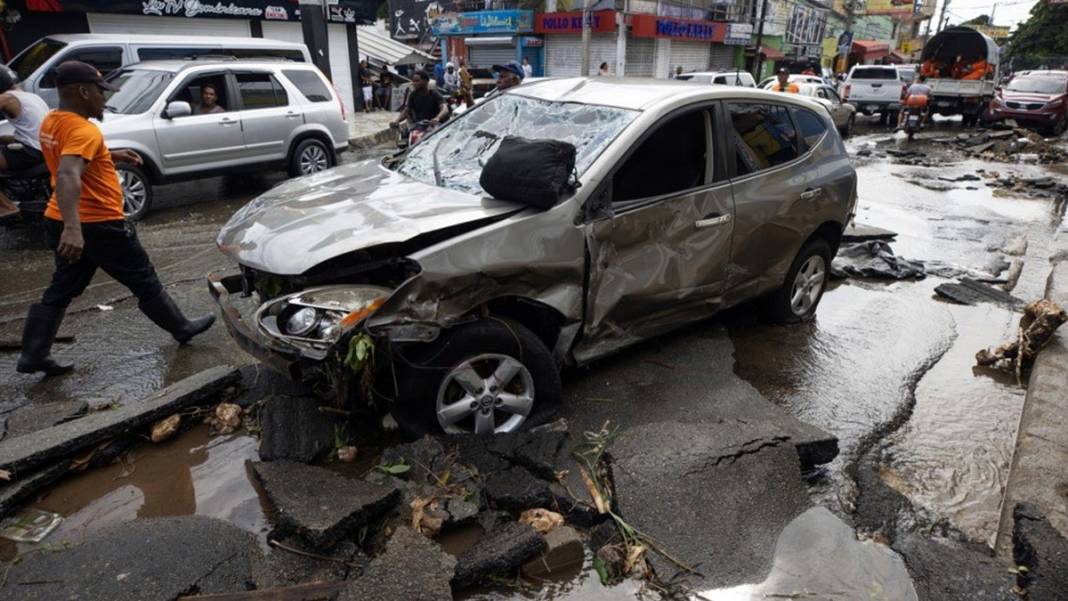 Dominik'teki sel felaketinde 21 kişi hayatını kaybetti 5