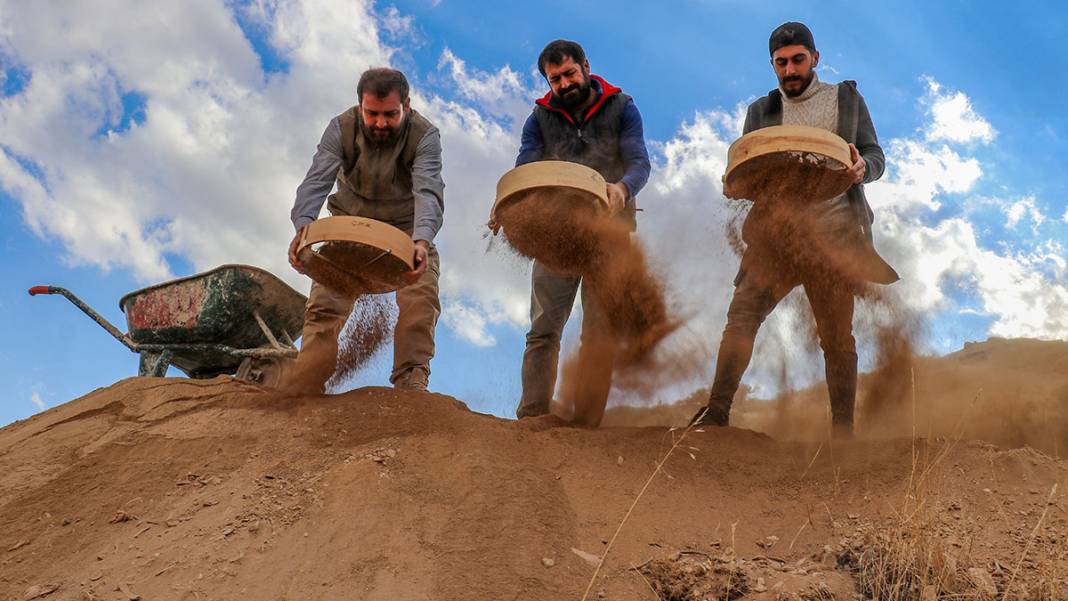 3 bin 200 yıllık nekropol alanda 'beyin ameliyatı' izi 5