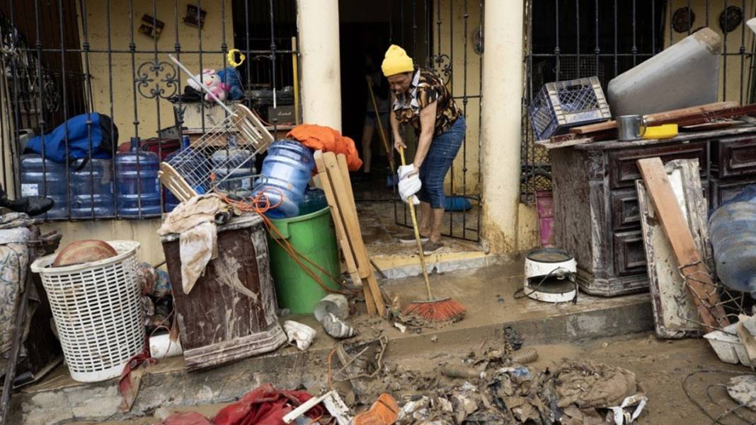 Dominik'teki sel felaketinde 21 kişi hayatını kaybetti 1