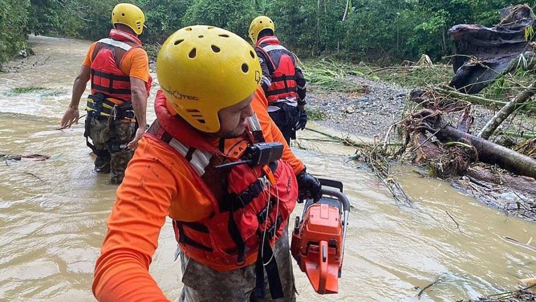 Dominik'teki sel felaketinde 21 kişi hayatını kaybetti 7