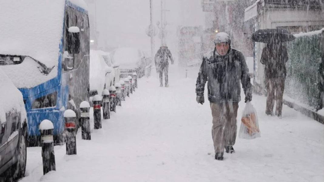 İstanbul'da kar alarmı!  Valilikten şimdiden 'hazırlıklı olun' uyarısı 5