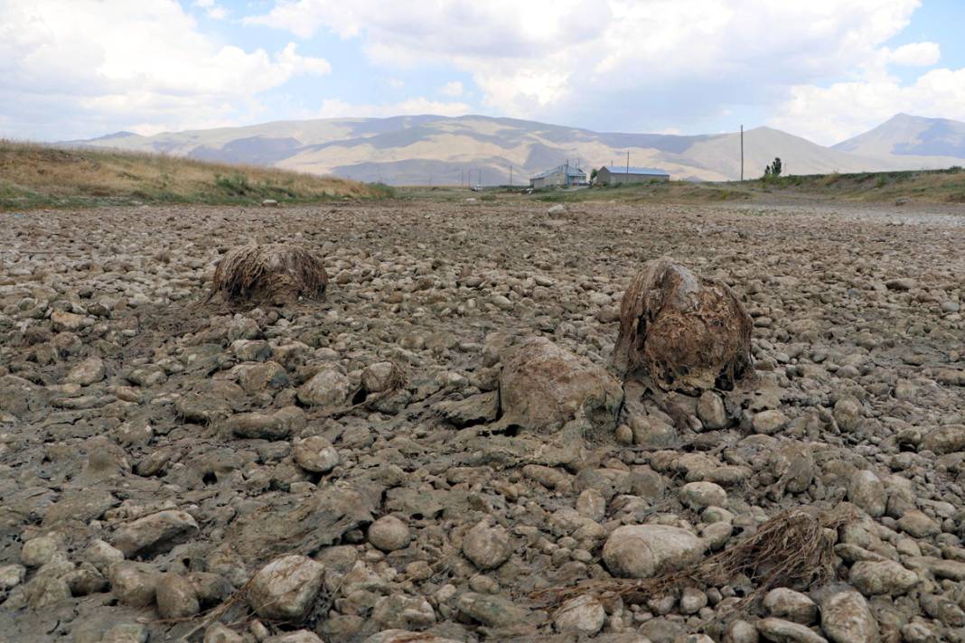 Van Gölü Havzası'nda kuraklık alarmı: Bendimahi Çayı ilk kez... 4