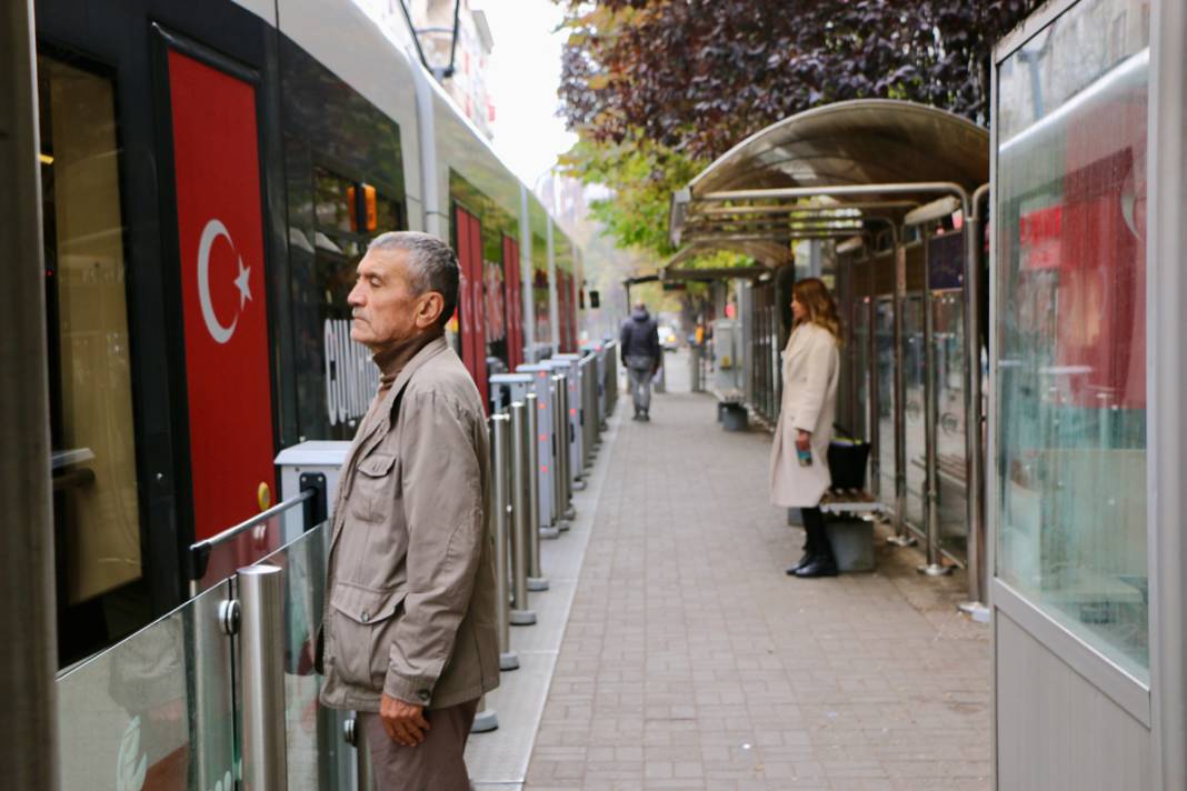 Türkiye'den 10 Kasım kareleri: Saat 9'u 5 geçe hayat durdu 12