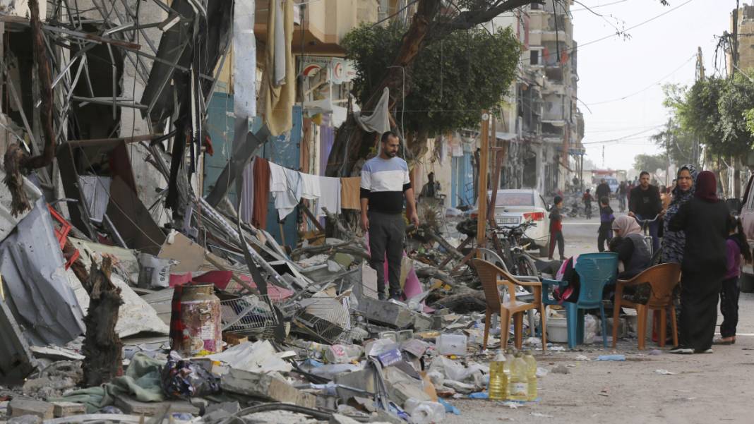 En acı eve dönüş... Gazze'deki enkazın arasında yaşama tutunmaya çalışıyorlar 5
