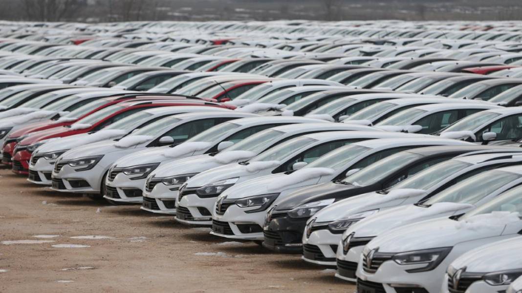 İkinci el otomobil alacaklara müjde: Fiyatlar dibi gördü 6