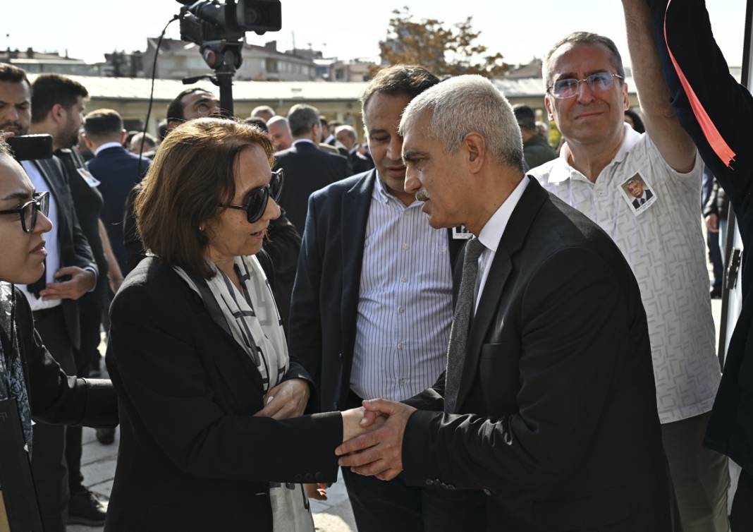 Hocaların hocası Prof. Dr. Ergun Özbudun'a son görev 8