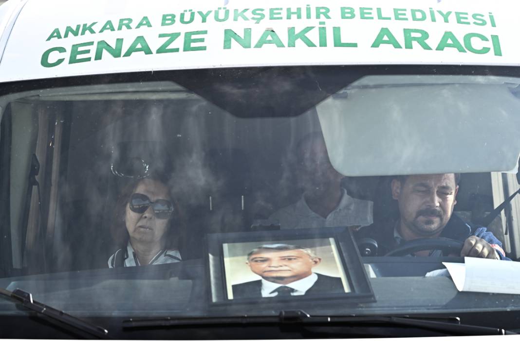 Hocaların hocası Prof. Dr. Ergun Özbudun'a son görev 7