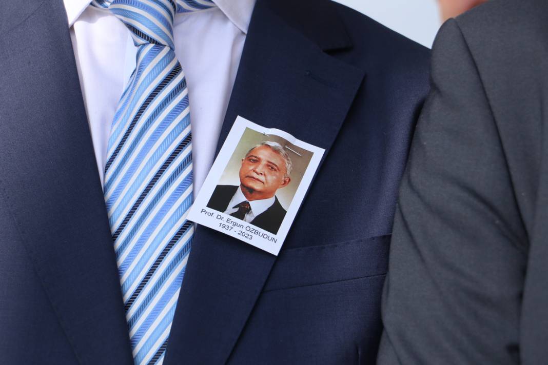 Hocaların hocası Prof. Dr. Ergun Özbudun'a son görev 4
