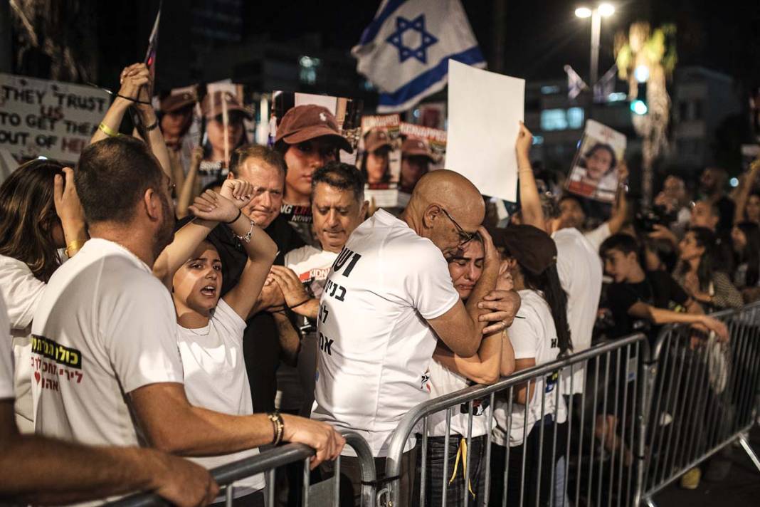İsrailliler rehineler için yürüyüş düzenledi 9