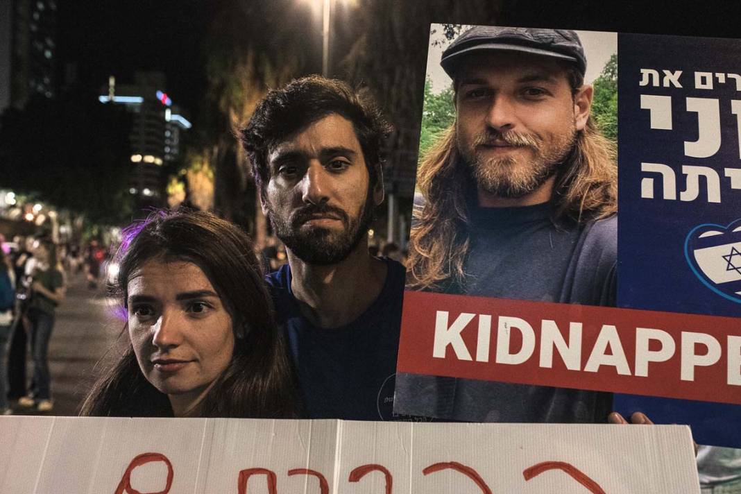 İsrailliler rehineler için yürüyüş düzenledi 4