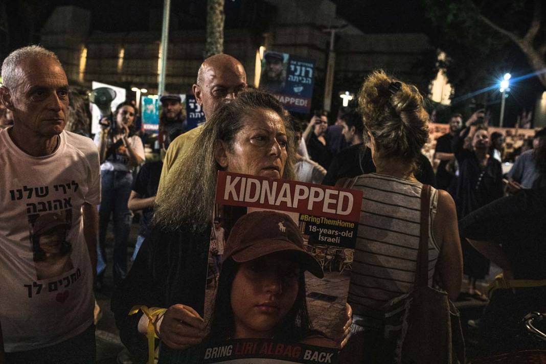 İsrailliler rehineler için yürüyüş düzenledi 2