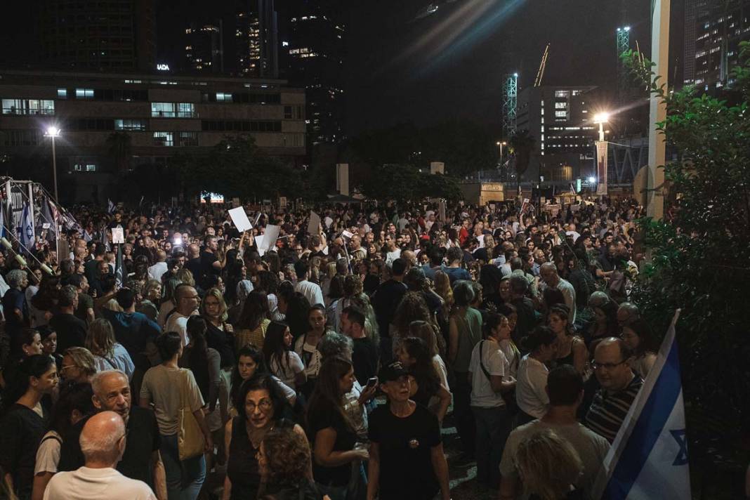 İsrailliler rehineler için yürüyüş düzenledi 1