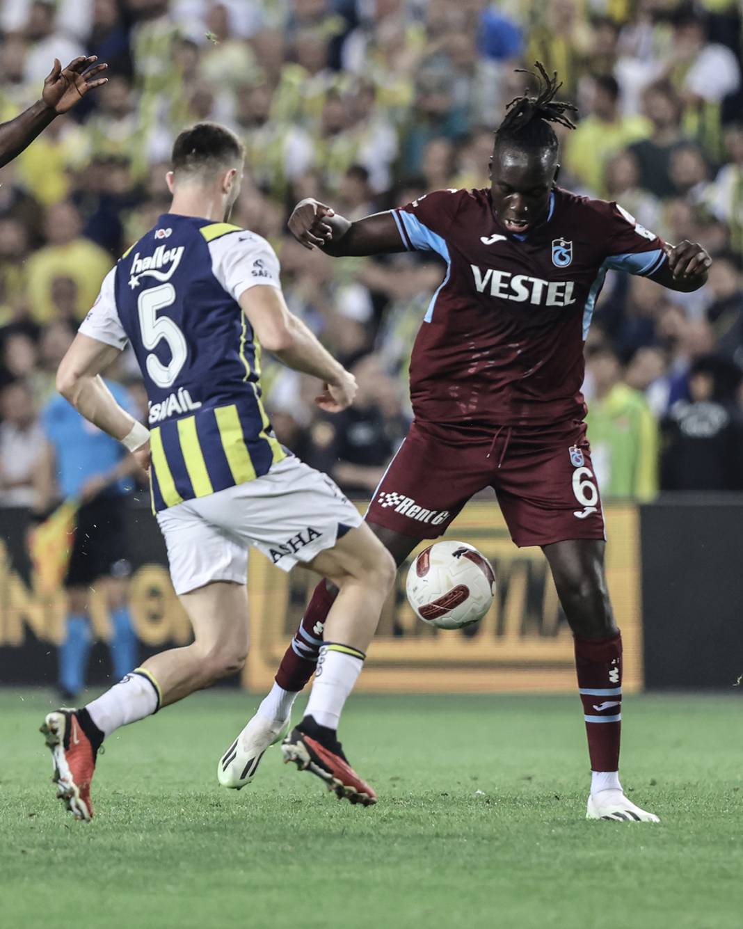 Kadıköy'de tarihi fırtına: Trabzonspor yenilmezlik serisinin fitilini ateşledi 14