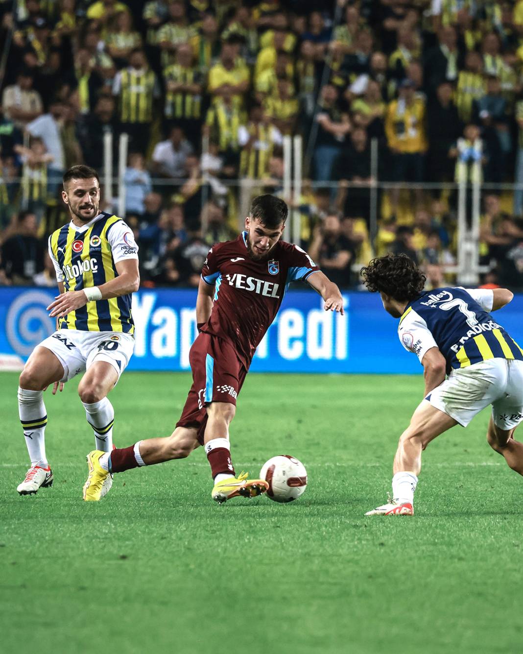 Kadıköy'de tarihi fırtına: Trabzonspor yenilmezlik serisinin fitilini ateşledi 12