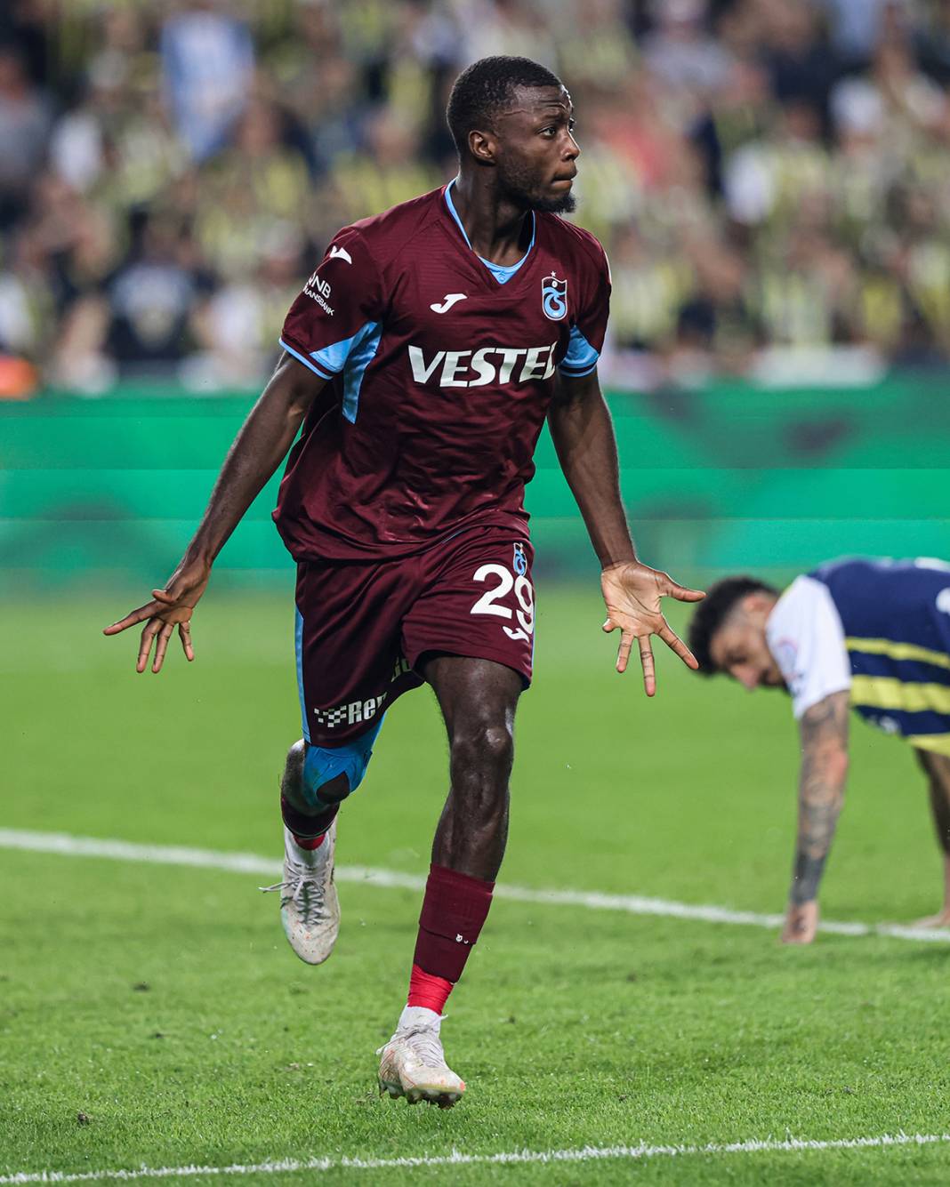 Kadıköy'de tarihi fırtına: Trabzonspor yenilmezlik serisinin fitilini ateşledi 11