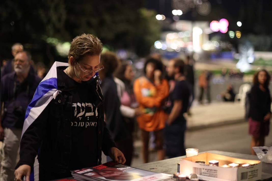 Meclisin önüne çadır kurdular: İsraillilerden Netanyahu'ya istifa çağrısı 4